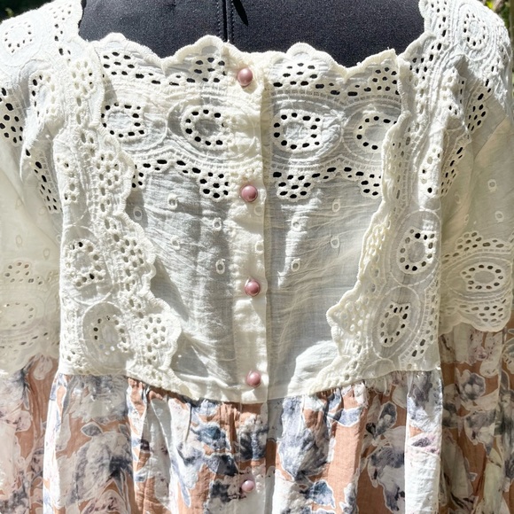 Cute Peasant Blouse - Picture 3 of 8